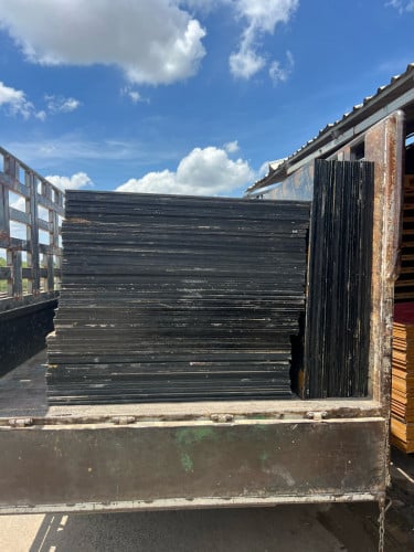 ក្ដាបាតឃ្លាំង