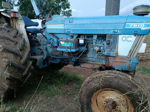 ត្រាក់ទ័ស្អាតប្រញ៉ាប់លុយ