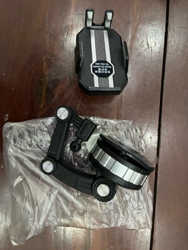 ជេីងចាប់​ទូរស័ព្ទ​ក្នុង​ឡាន