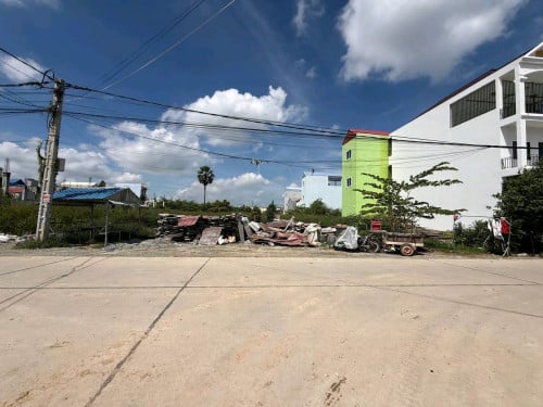 ដីលក់នៅជិតវត្តក្រាំងធ្នង់