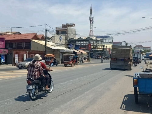 តូបជួលព្រែកហូរជាប់ផ្លូវជាតិលេខ2