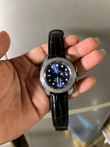 នេឡិការម៉ាក់ស្វីសតួឯណុកប្រើថ្មប្រភេទដាំត្បូងល្អខ្សែស្បែកលក់តម្លៃ40$ដាច់