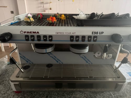 ម៉ាសុីនកាហ្វេ ដៃ២ FAEMA 2024