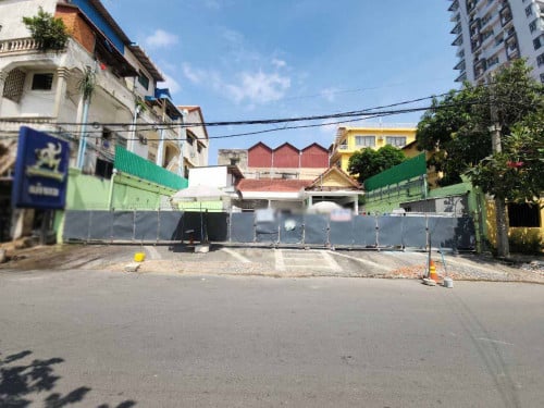 ហាងសំរាប់ជួលបឹងត្របែក  /  Shop for rent​ Beung Trabeak