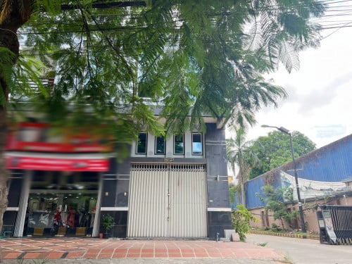 ផ្ទះអាជីវកម្មសម្រាប់ជួលនៅចាក់អង្រែក្រោម | Shophouse for Rent in Chak Angre Krom