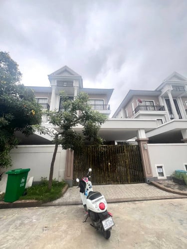 វីឡាភ្លោះសម្រាប់ជួល | Twin villa for rent at Borey Peng Houth boeung snor