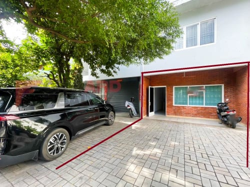 🏡Ground Floor House available for rent in Doun Penh Area