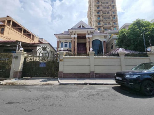 វីឡាសំរាប់ជួលទួលទំពូង   / Villa for rent​ Tuol Tumpoung