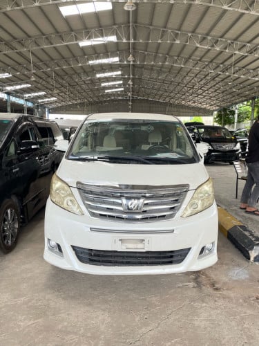 Alphard 2013 ស ក្នុងលឿង
