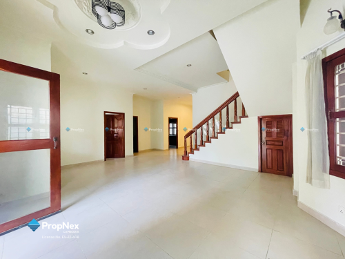 Beautiful Swimming Pool Villa for Rent in BKK1