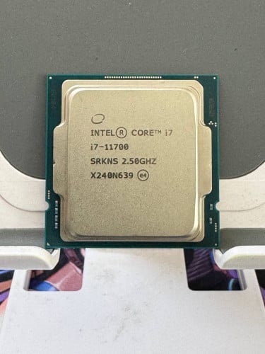CPU: Intel Core i7 11700 ( Tray ដោះពីម៉ាស៊ីន)