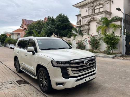 Land Cruiser 2013 up 2024 For Rent