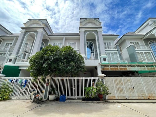Link house villa for rent​ have Full furniture