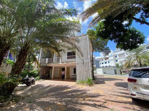 Traditional villa For Rent In Tonle Bassac