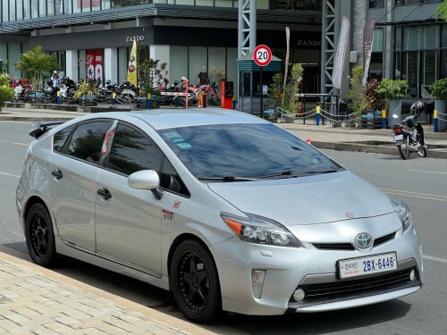 Toyota Prius 2012 Option5 For Rent