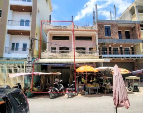 ផ្ទះលក់ នៅផ្សារតាខ្មៅ