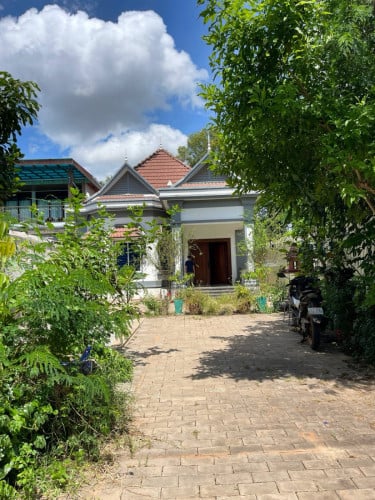 ផ្ទះវីឡាសម្រាប់ជួល​-កណ្តាលក្រុងសៀមរាប​ ផ្លូវ​បេតុង​