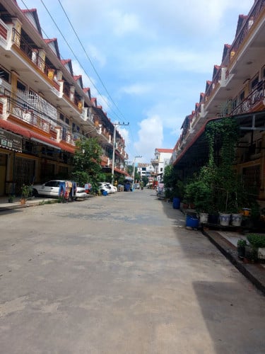 ផ្ទះអាជីវកម្មសម្រាប់ជួល នៅបុរីហុកឆេង ជិតស្ពានដែក ចំការដូង