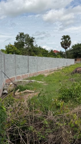 ដីសំរាប់សង់ឃ្លាំងលំនៅឋានសិប្បកម្មផ្សេងៗ14km ពីព្រលានយន្តហោះថ្មី