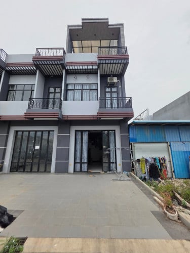 ផ្ទះ លក់ 55000$