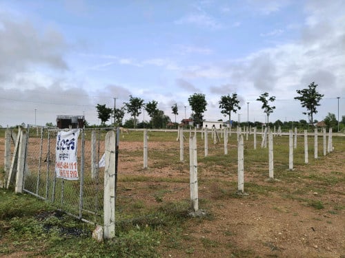 ដីលក់ 5m x20m មានរបងទ្វារមួយជុំ (ដីមានប្លង់រឹង សុរិយោដីចុះវាស់វែងហើយ)