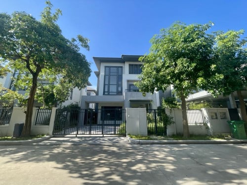 Villa Queen A for Rent at Borey Chip Mong Park Land 598