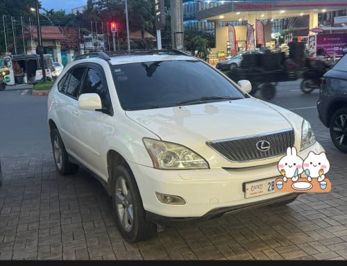 ម្ចាស់ដើមចង់ប្តូរសេរី ឡានលក់ LEXUS RX330 ឆ្នាំ06 H option ពេញ ប៉ុង2 ក្នុងលឿង ពណ៌ស