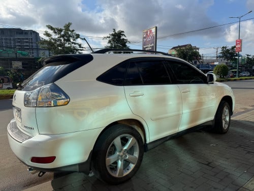 ម្ចាស់ដើមចង់ប្តូរសេរី ឡានលក់ LEXUS RX330 ឆ្នាំ06 H option ពេញ ប៉ុង2 ក្នុងលឿង ពណ៌ស