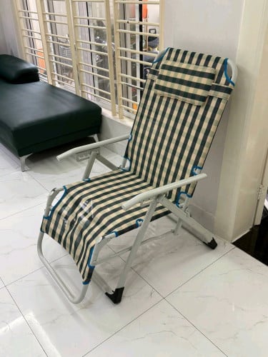 ប៉ៅអុី អង្គុយ