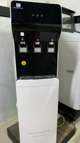 ម៉ាស៊ីន ទឹកក្ដៅ ទឹកត្រជាក់