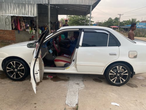 កូរ៉ូឡា៩៨ ឡើង០១