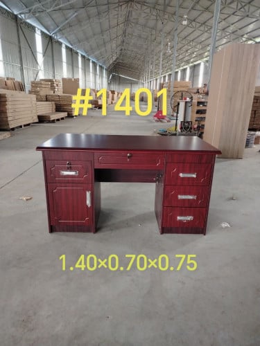 តុធ្វេីការ. មានខ្នាត 120. 140 cm