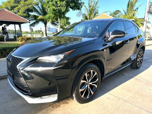 ថ្មីខ្លាំង 2015 Lexus NX200t Fsport ម៉ាស៊ីន2.0L សាំង
