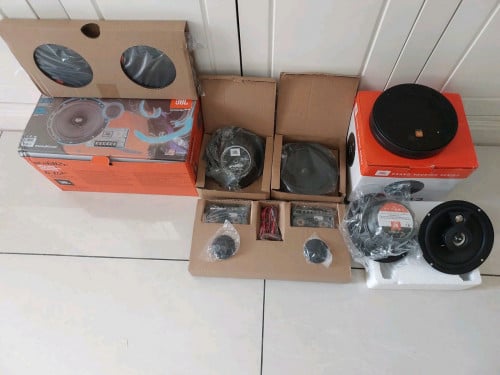 បាស់សំរាប់ដាក់រថយន្ត ម៉ាក JBL