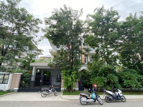 វីឡាឃ្វីនសម្រាប់លក់ l Queen Villa for Sale in Borey Penghuoth Boeung Snor