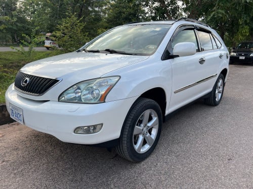 ឡានលក់ Lexus 330 ឆ្នាំ2004 ពាក់កណ្តាល ប៉ុង2