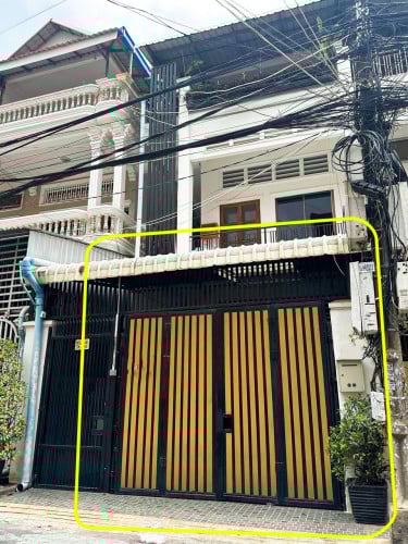 SHOPHOUSE FOR RENT IN BKK3