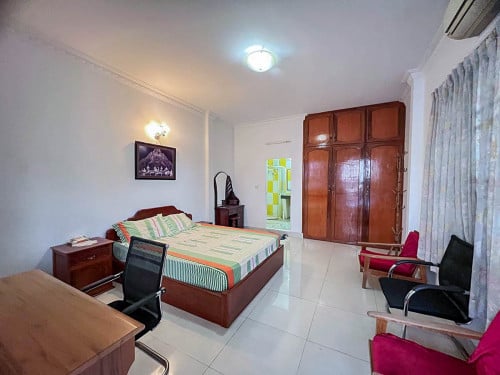 Spacious 2 bedrooms house for rent in Daun Penh