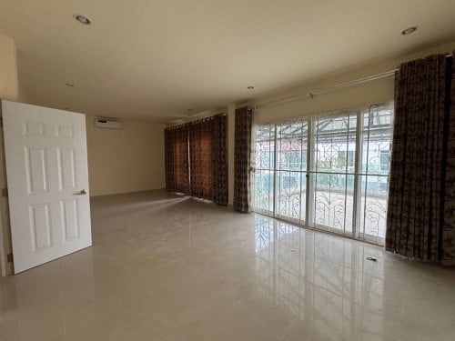 ផ្ទះលក់តម្លៃពិសេស