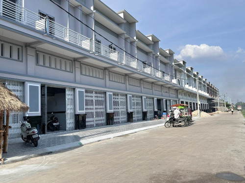 ផ្ទះអាជីវកម្មលក់ ជិតផ្លូវ២០០៤ ម្តុំវត្តអង្គតាមិញ