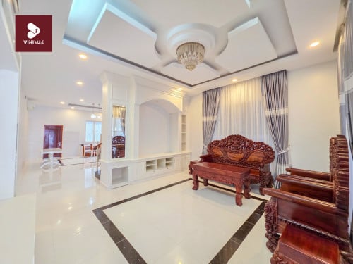 វីឡាភ្លោះ សម្រាប់ជួល