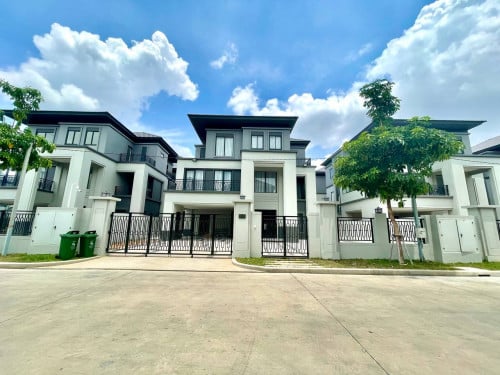 វីឡាឃ្វីនIIលក់បន្ទាន់ខ្លាំងនៅបុរីជីបម៉ុងហ្រ្គេនភ្នំពេញសុីធី តម្លៃក្រោមទីផ្សារ!