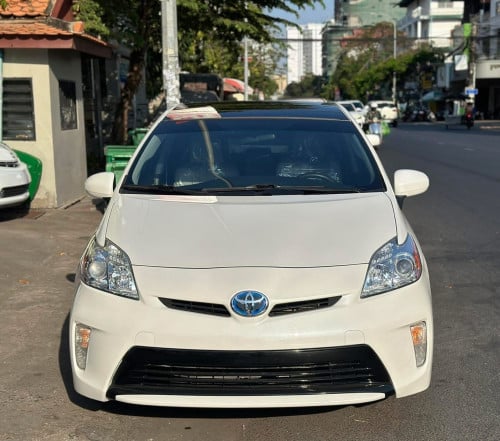 ស្តុកថ្មីToyota Prius 2012 Option3 Solarថ្មីណាស់ ស្តុកថ្មី