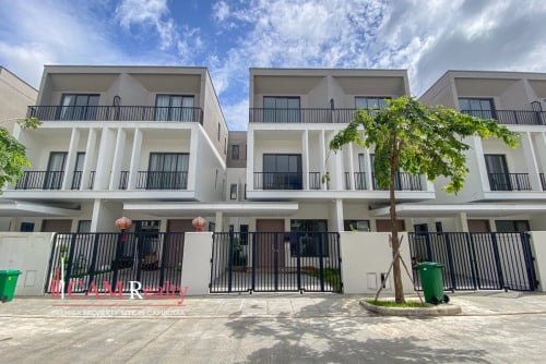 3 Bedroom Villa Plous Toch For Sale in Borey Chankiri