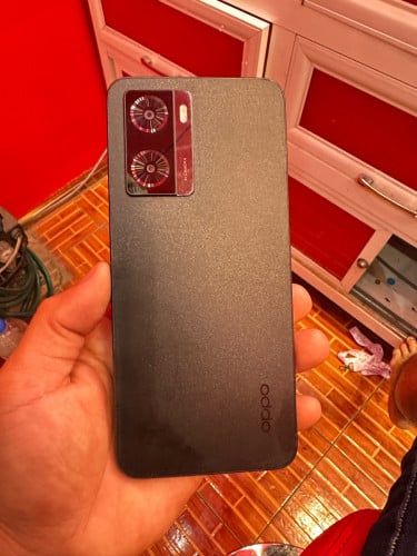 Oppo A57 Ram4G 64G អេក្រង់​ហ្សីន​ម៉ា​ស៊ីន​ហ្សីន​