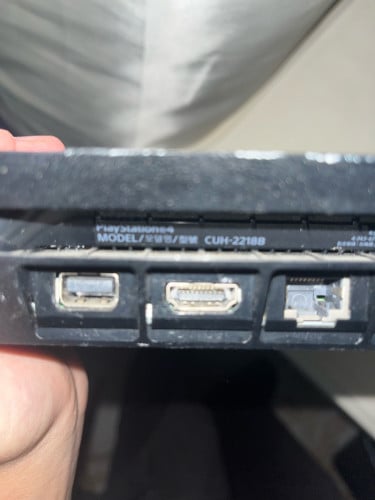 PS4 slim no jail break 1tb storage clean 99%