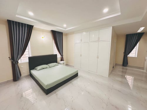 Twin Villa For Rent / 双拼别墅出租/ 一号公路