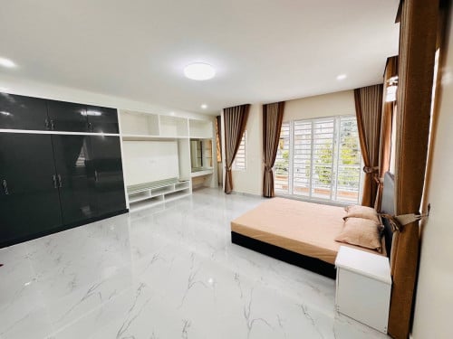 Twin Villa For Rent / 双拼别墅出租/ 一号公路