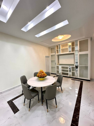 Twin Villa For Rent / 双拼别墅出租/ 一号公路