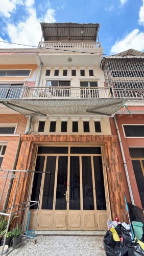 Urgent House For Sales !!!! In front of Russian Hospital